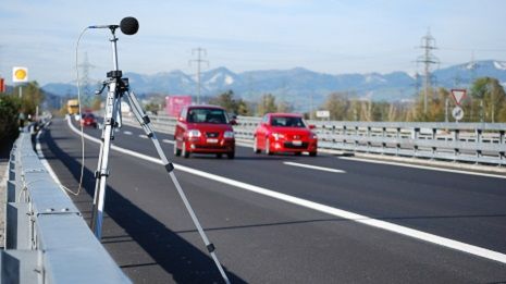 Akustische Belagsgütemessungen an Nationalstrassen Statistical Pass-By Methode und Stichproben-Emissionsmessungen